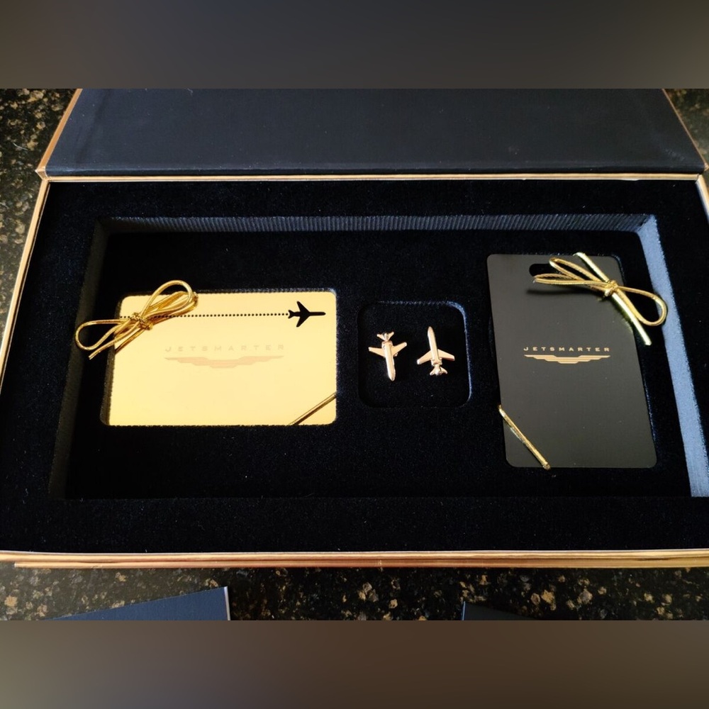 JETSMARTER 24k Gold Plated Membership Card Cuff Links Welcome Box $179.99